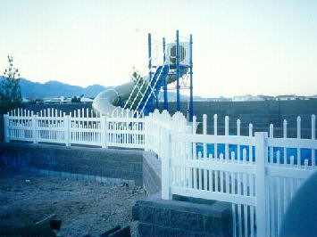 vinylpoolfence-000.jpg